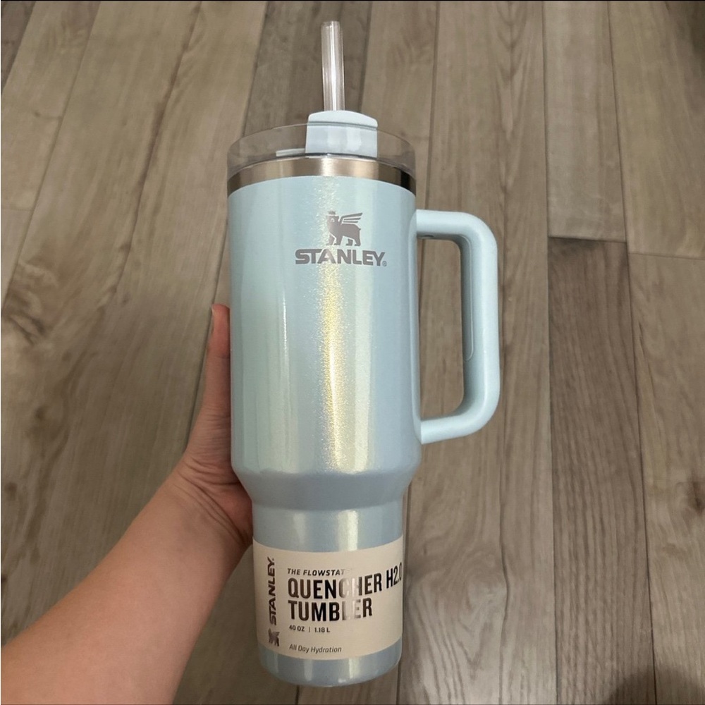 NWT Stanley Quencher Tumbler 40 oz ~ Blueberry Milk ~ Target Exclusive